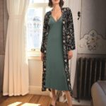 Desire Closet Çiçek Ve Yaprak Desenli Dantelli Ve Dekolteli Sabahlık Takımı