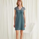 Desire Closet Kolu Omzu Ve Yakası Dantelli Önü Düğmeli Gecelik