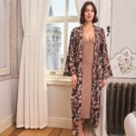 Desire Closet Yaprak Desenli Yırtmaçlı Dantelli Ve Dekolteli Sabahlık Takımı