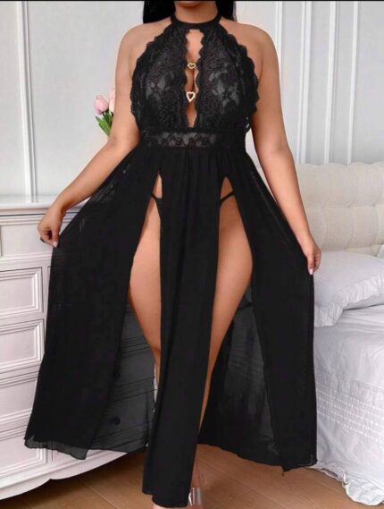 Desire Closet Büyük Beden Dantel İşlemeli Göğüs Detaylı Yırtmaçlı Fantezi Gecelik