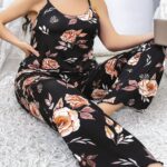 Desire Closet Büyük Beden Siyah Üstüne Çiçek Desenli İnce Askılı 2'Li Pijama Takımı