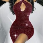 Desire Closet Özel Tasarım Boyundan Bağlamalı Dekolteli Işıltılı Fantezi Bordo Mini Club Elbisesi