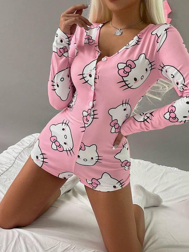 arias-closet-pamuklu-pembe-hello-kitty-099dc7 Desire Closet Pamuklu Pembe Hello Kitty Desenli Düğmeli Uzun Kol Tulum Pijama - Görsel 1